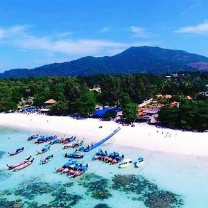 Charming Lipe Villa